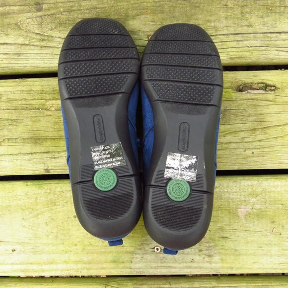 Comfortview Womens 10WW Blue Faux suede Booties unworn - Picture 6 of 8